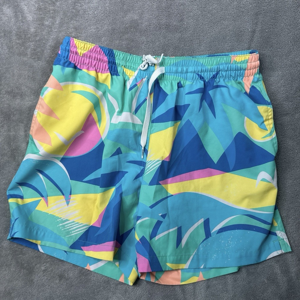 Chubbies Men's Medium Swim Trunk The Apex Swimmers Teal Sharks 5.5" Inseam